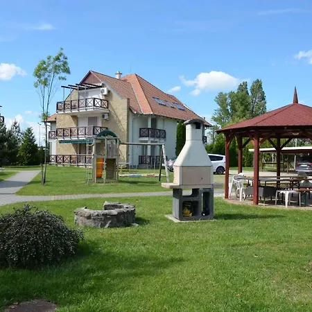 In Balatonoeszoed 53188 Apartment Balatonoszod